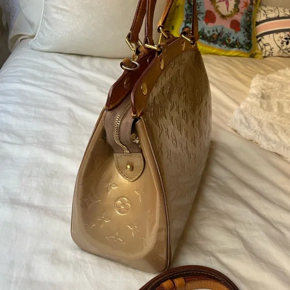Authentic LOUIS VUITTON Vernis Brea GM Beige Poudre Gold RARE COLOR!!! - Picture 5 of 14